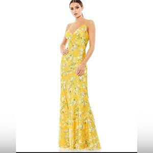 Mac Duggal. Style 70183, size 2, Cowl Back Floral V-Neck Printed Dress